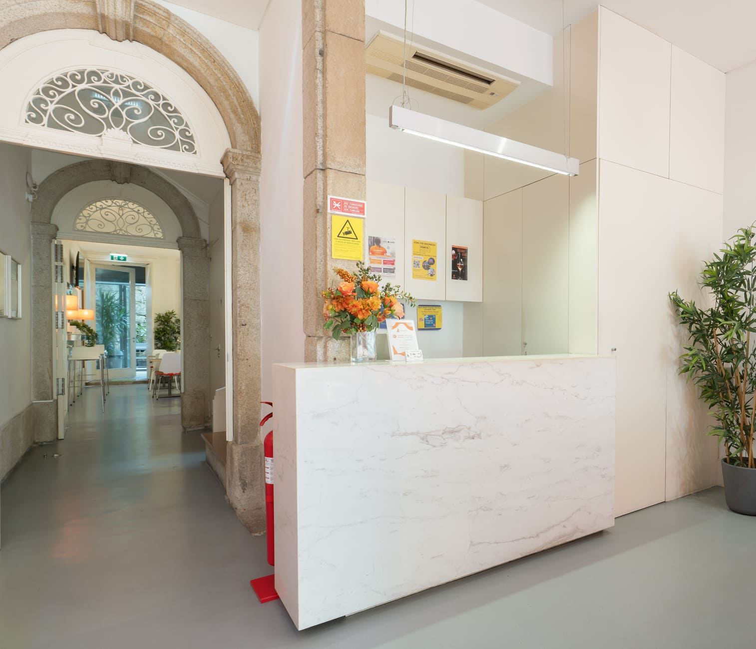 Porto Lounge Hostel Reception